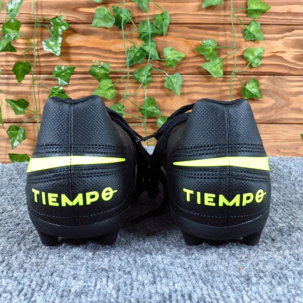 Nike Tiempo Legend 8 Club Kids Soccer Cleats Size 5.5Y Athletic Black Volt